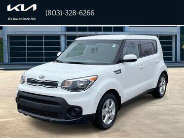2017 Kia Soul Base FWD photo