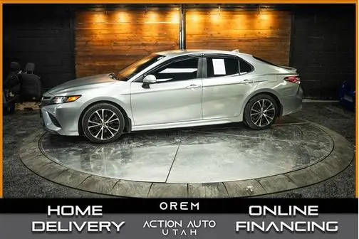 2020 Toyota Camry SE FWD photo
