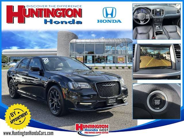 2022 Chrysler 300 Touring L AWD photo