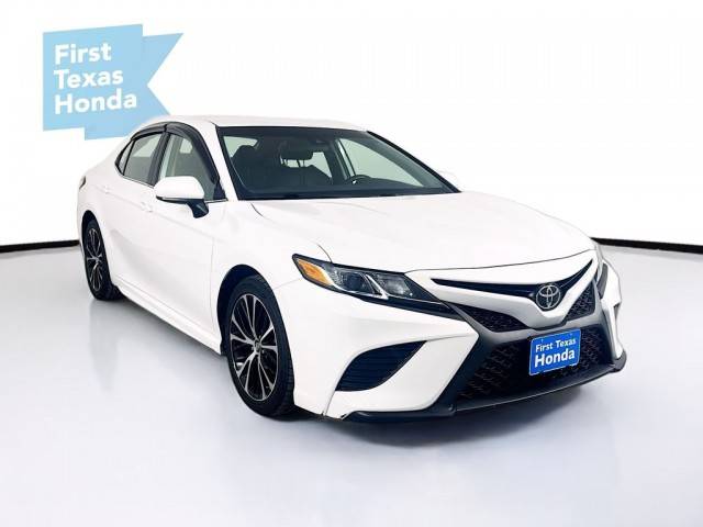 2019 Toyota Camry SE FWD photo