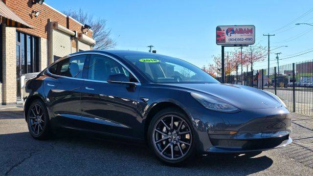 2018 Tesla Model 3 Mid Range Battery RWD photo