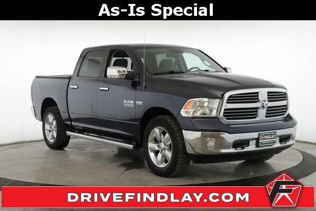 2017 Ram 1500 SLT 4WD photo