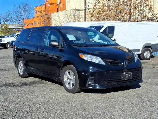 2020 Toyota Sienna L FWD photo