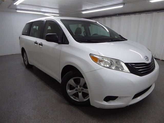 2016 Toyota Sienna L FWD photo