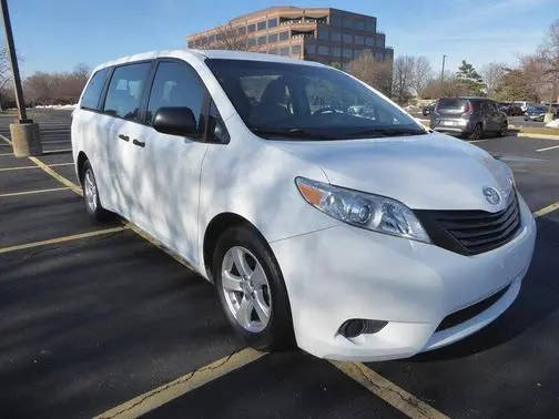 2016 Toyota Sienna L FWD photo