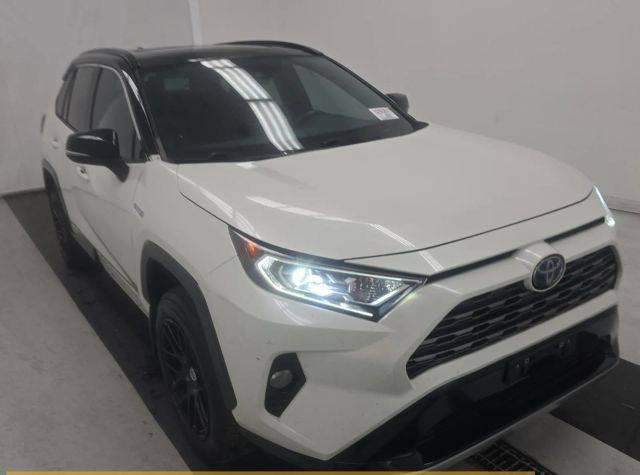 2021 Toyota RAV4 Hybrid XSE AWD photo