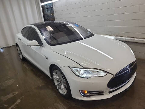 2016 Tesla Model S 85D AWD photo