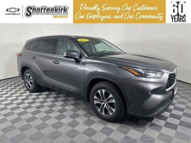 2022 Toyota Highlander Hybrid XLE FWD photo