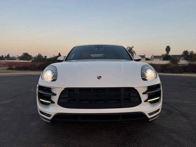 2015 Porsche Macan Turbo AWD photo