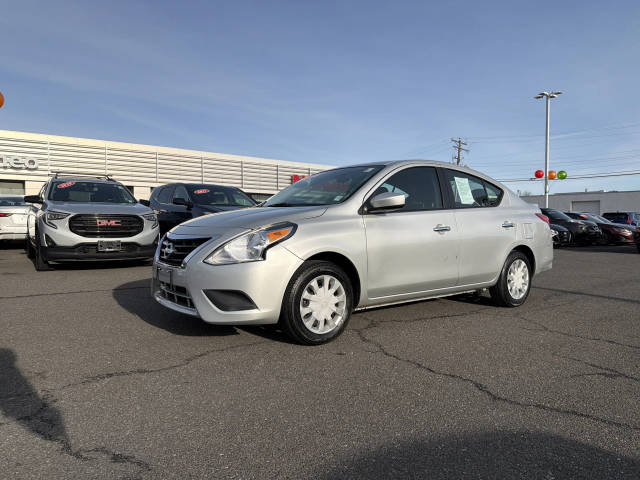 2019 Nissan Versa SV FWD photo