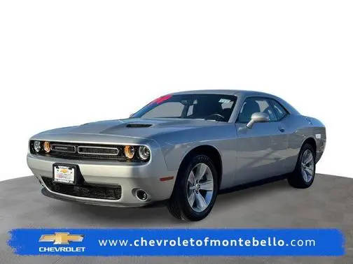 2023 Dodge Challenger SXT RWD photo