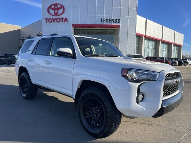 2017 Toyota 4Runner SR5 4WD photo