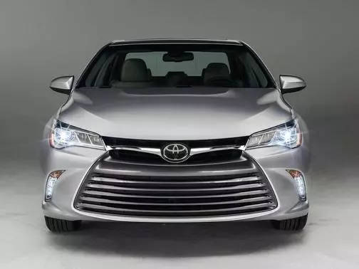 2015 Toyota Camry SE FWD photo