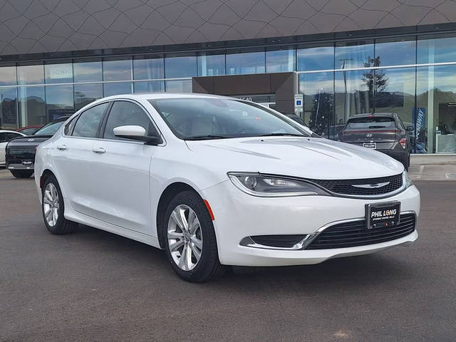 2016 Chrysler 200 Limited FWD photo