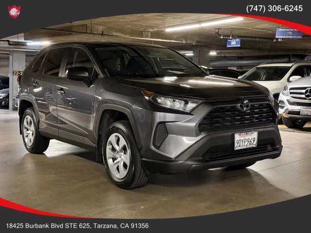 2022 Toyota RAV4 LE FWD photo