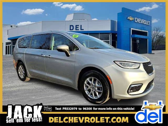 2023 Chrysler Pacifica Minivan Touring L FWD photo