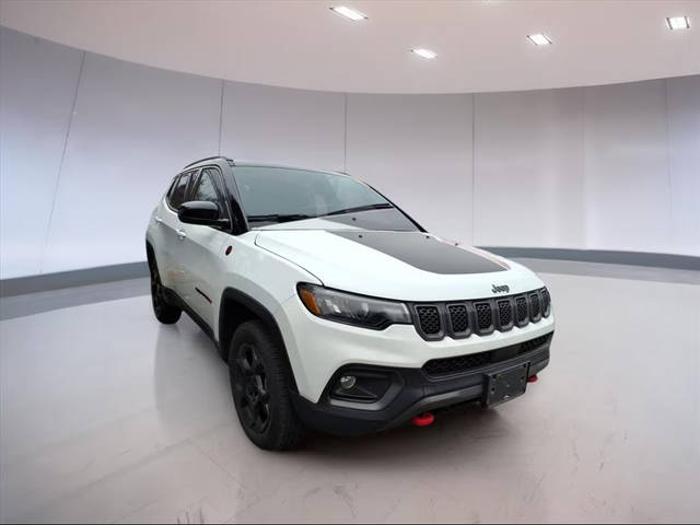 2023 Jeep Compass Trailhawk 4WD photo