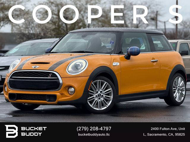 2015 MINI Hardtop 2 Door S FWD photo