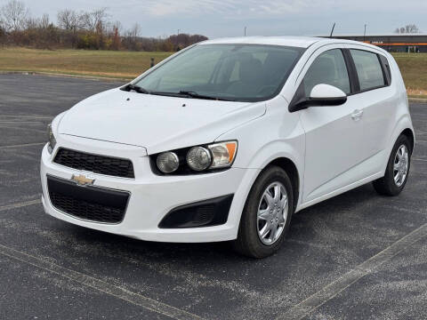 2016 Chevrolet Sonic LS FWD photo