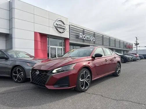 2023 Nissan Altima 2.5 SR FWD photo