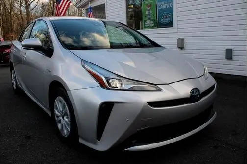 2020 Toyota Prius LE FWD photo