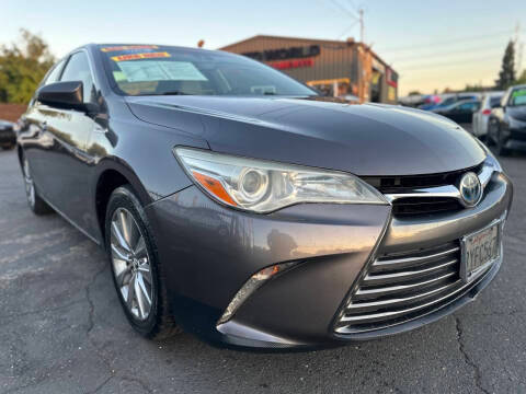 2015 Toyota Camry XLE FWD photo