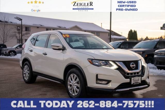 2019 Nissan Rogue SV FWD photo