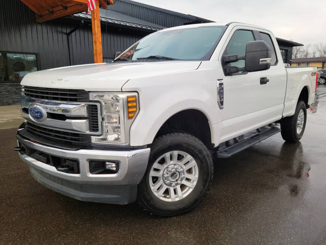 2018 Ford F-250 Super Duty 4WD photo