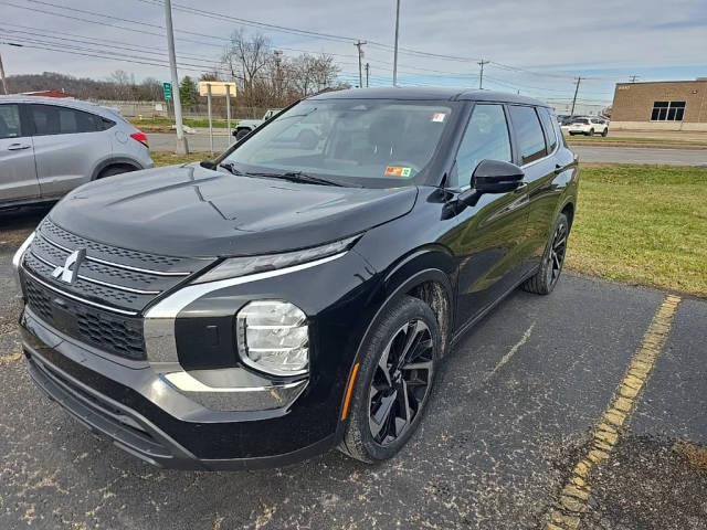 2022 Mitsubishi Outlander ES 4WD photo