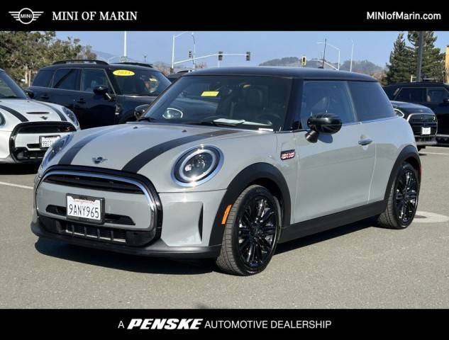 2022 MINI Hardtop 2 Door Oxford Edition FWD photo