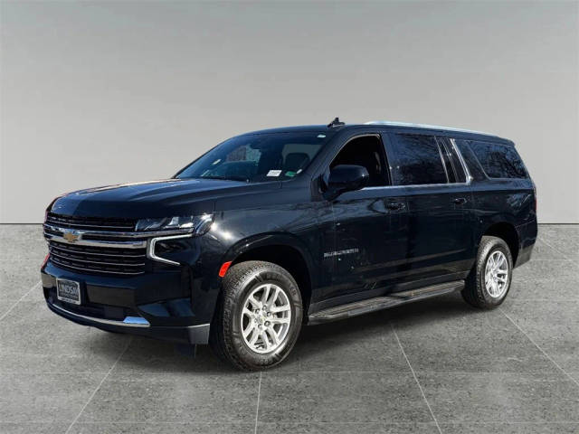 2022 Chevrolet Suburban LT 4WD photo