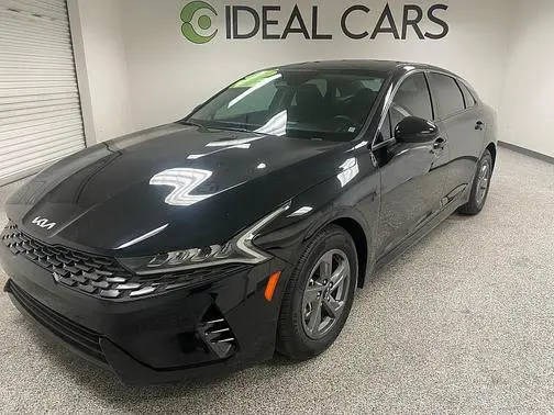 2022 Kia K5 LX FWD photo