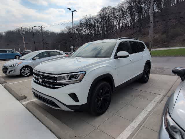 2023 Volkswagen Atlas 3.6L V6 SE w/Technology AWD photo