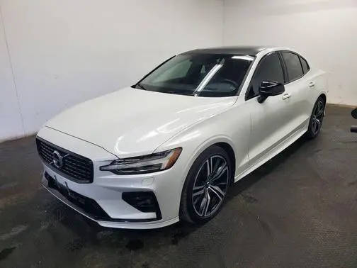2022 Volvo S60 R-Design AWD photo