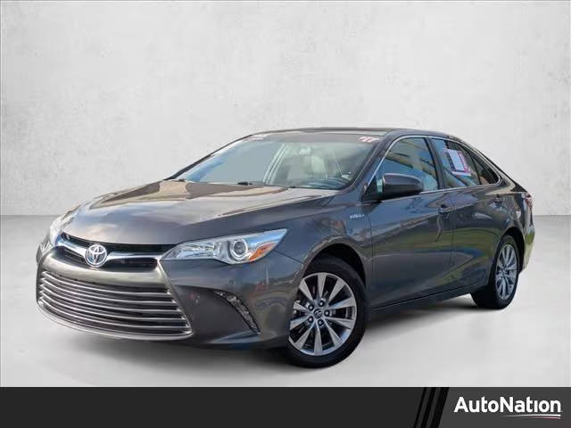 2017 Toyota Camry Hybrid XLE FWD photo
