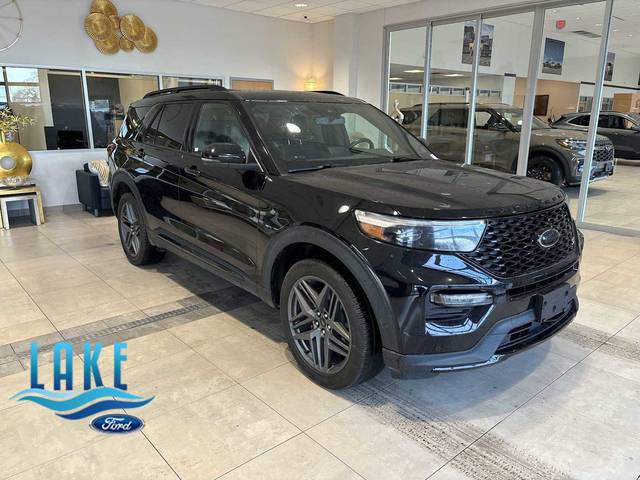 2023 Ford Explorer ST 4WD photo