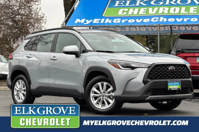 2022 Toyota Corolla Cross LE FWD photo