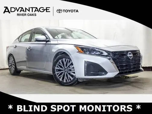 2023 Nissan Altima 2.5 SV FWD photo