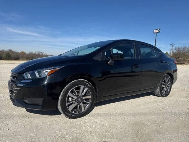 2023 Nissan Versa SV FWD photo