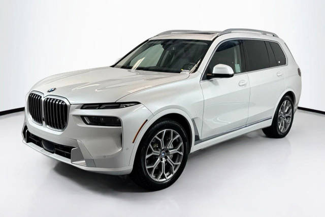 2023 BMW X7 xDrive40i AWD photo