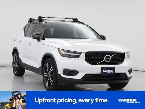 2019 Volvo XC40 R-Design FWD photo