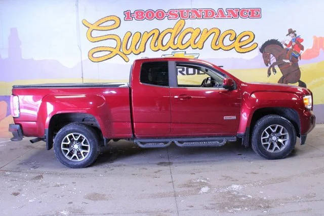 2017 GMC Canyon 4WD SLE 4WD photo