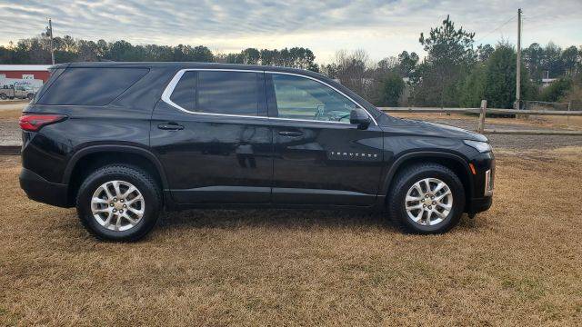 2022 Chevrolet Traverse LS AWD photo