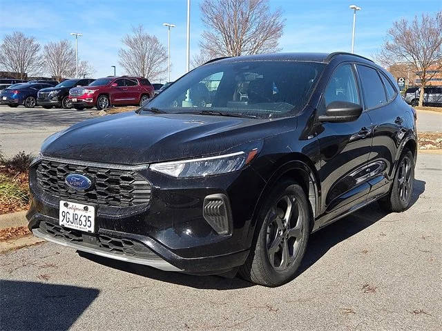 2023 Ford Escape ST-Line FWD photo