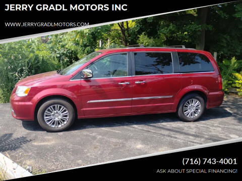 2015 Chrysler Town and Country Touring-L FWD photo