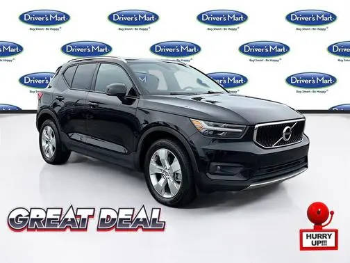 2022 Volvo XC40 Momentum AWD photo