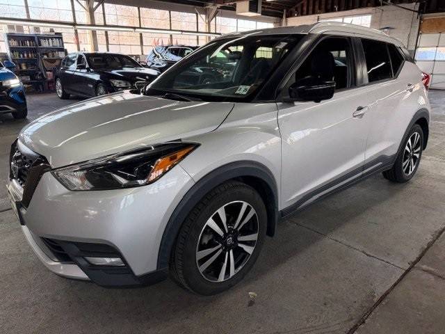 2020 Nissan Kicks SR FWD photo