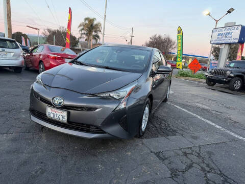 2018 Toyota Prius Two FWD photo