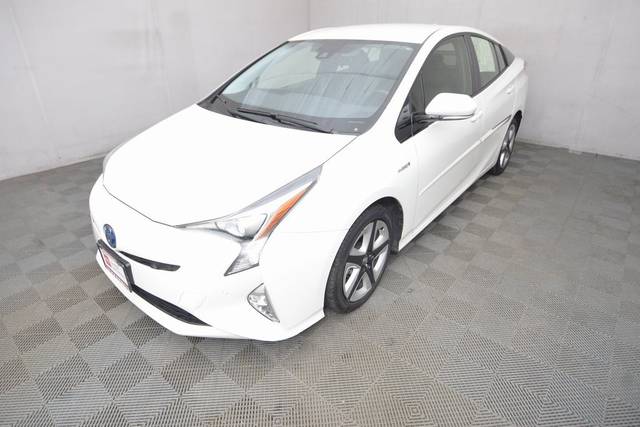 2017 Toyota Prius Three Touring FWD photo