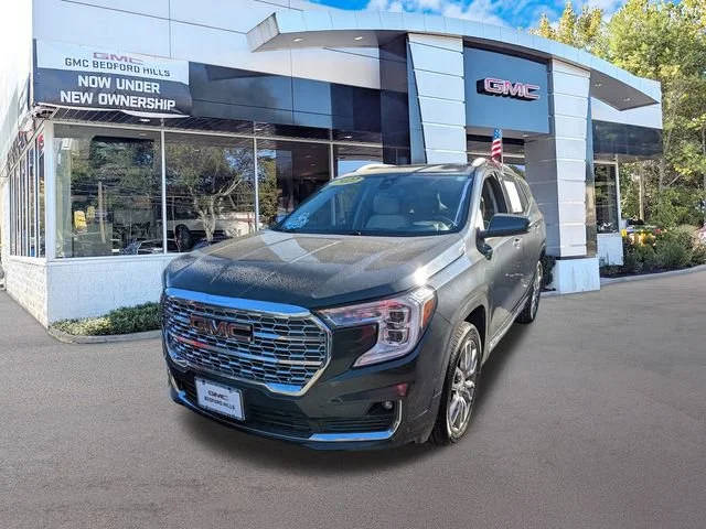 2022 GMC Terrain Denali AWD photo